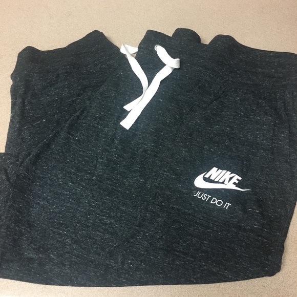 plus size nike vintage capris